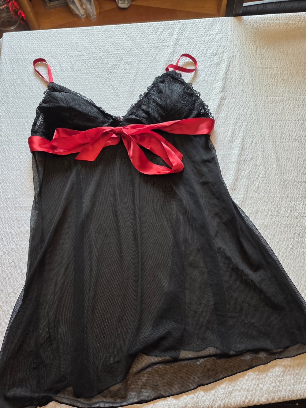Black Lace Chemise with Red Satin Bow Xl